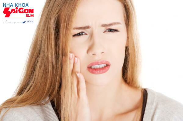Nguyên nhân răng bị ê buốt và cách điều trị