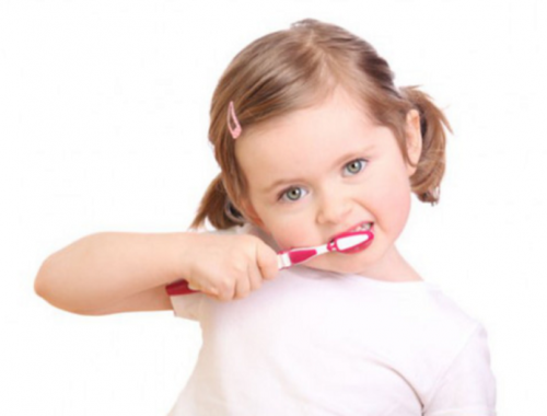 Răng sữa bị ố vàng: Nguyên nhân, dấu hiệu và cách giải quyết